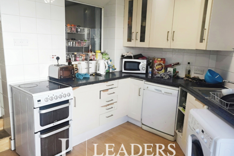 1 bedroom in a house share to rent, Queens Park Road