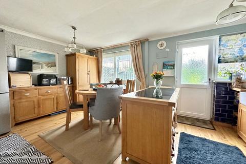 3 bedroom semi-detached house for sale, Cathkin Close, Leicester, LE3