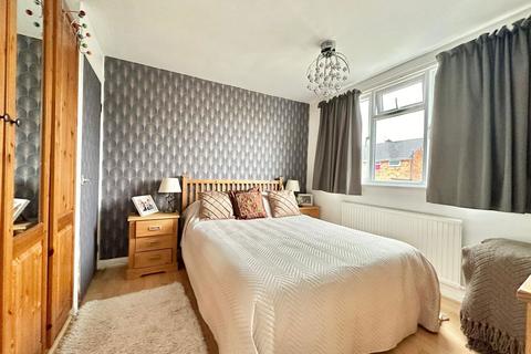 3 bedroom semi-detached house for sale, Cathkin Close, Leicester, LE3