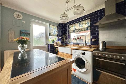 3 bedroom semi-detached house for sale, Cathkin Close, Leicester, LE3