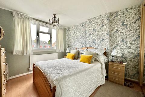 3 bedroom semi-detached house for sale, Cathkin Close, Leicester, LE3
