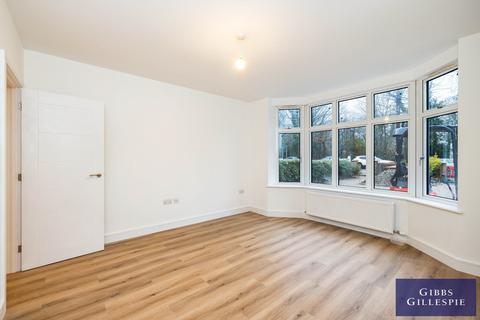 3 bedroom detached house to rent, Clamp Hill, Stanmore, HA7