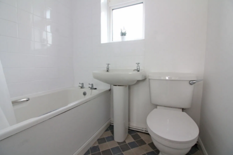 1 bedroom flat to rent, The Portway, Kingswinford DY6