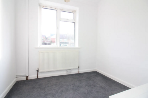 1 bedroom flat to rent, The Portway, Kingswinford DY6