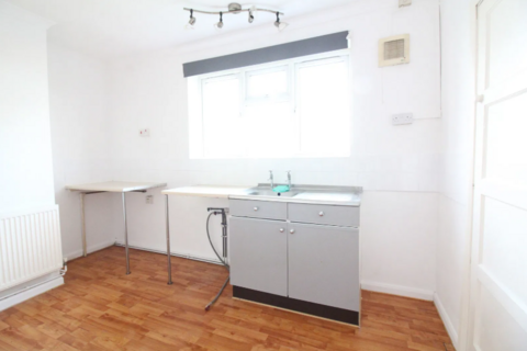 1 bedroom flat to rent, The Portway, Kingswinford DY6