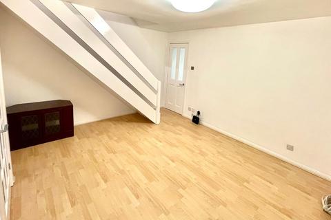 1 bedroom end of terrace house to rent, Dacre Close, UB6 9UQ