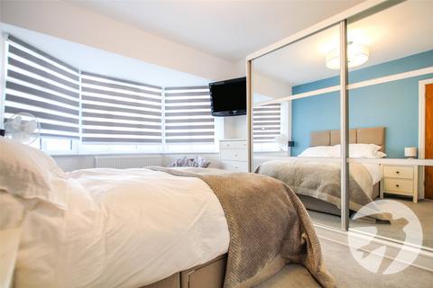 18 Clayhill Crescent, London, SE9 4JB