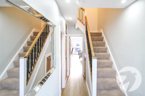 18 Clayhill Crescent, London, SE9 4JB