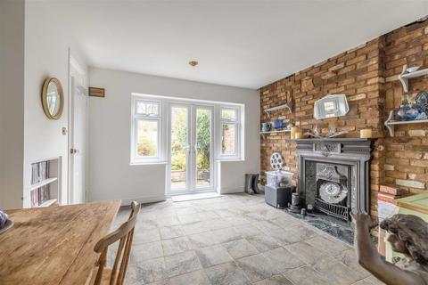 25 Forest Road, Windsor, SL4 4HX