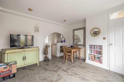 25 Forest Road, Windsor, SL4 4HX