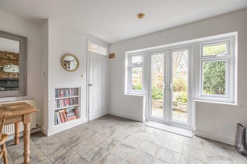25 Forest Road, Windsor, SL4 4HX