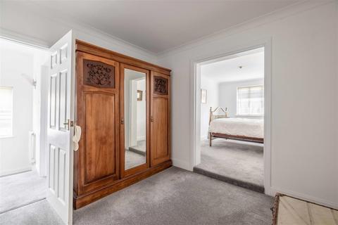 25 Forest Road, Windsor, SL4 4HX