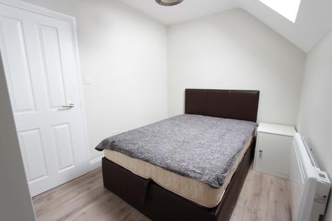 1 bedroom flat to rent, Chase Side, London N14