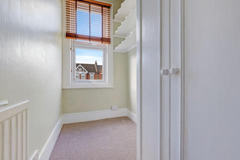 2 bedroom flat for sale, Avenue Road, Beckenham, Kent