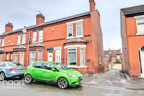 3 bedroom end of terrace house for sale, Earlesmere Avenue, Balby, Doncaster