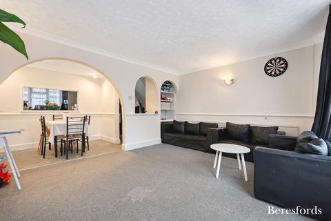12 Orchis Way, Romford, RM3 9NT