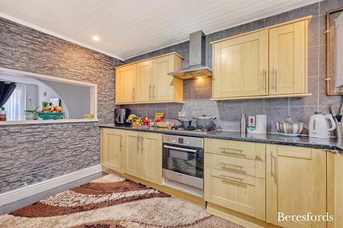 12 Orchis Way, Romford, RM3 9NT