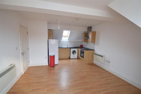 1 bedroom flat to rent, 61a Howards Gate, AL8