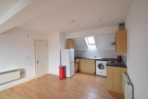 1 bedroom flat to rent, 61a Howards Gate, AL8