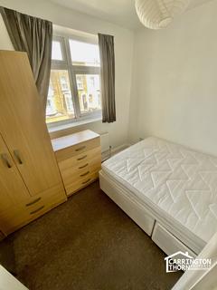 1 bedroom in a house share to rent, Water Lane, London