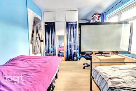 97 Reede Road, Dagenham, RM10 8DU