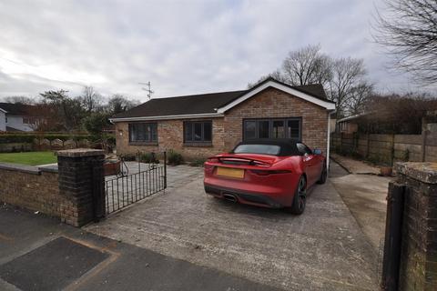 2 bedroom detached bungalow for sale, Swansea Road, Pontlliw, Swansea