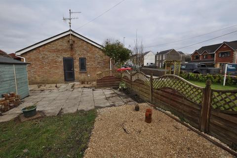 2 bedroom detached bungalow for sale, Swansea Road, Pontlliw, Swansea