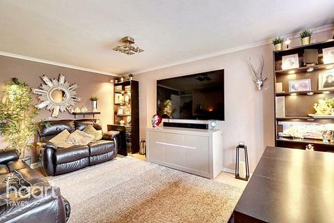 2 bedroom flat for sale, Evergreen Way, Hayes