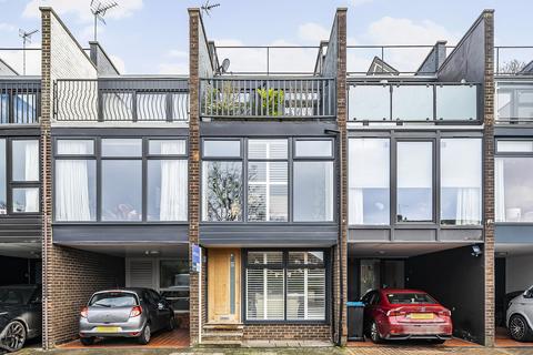 4 bedroom terraced house for sale, Harcourt Drive, Harrogate, HG1