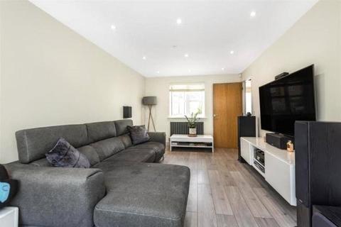 2 Ashmount Crescent, Slough, SL1 5AW