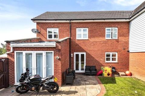 2 Ashmount Crescent, Slough, SL1 5AW