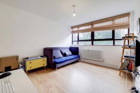 1 bedroom flat for sale, Crondall Court, Hoxton, London, N1