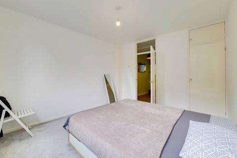 1 bedroom flat for sale, Crondall Court, Hoxton, London, N1