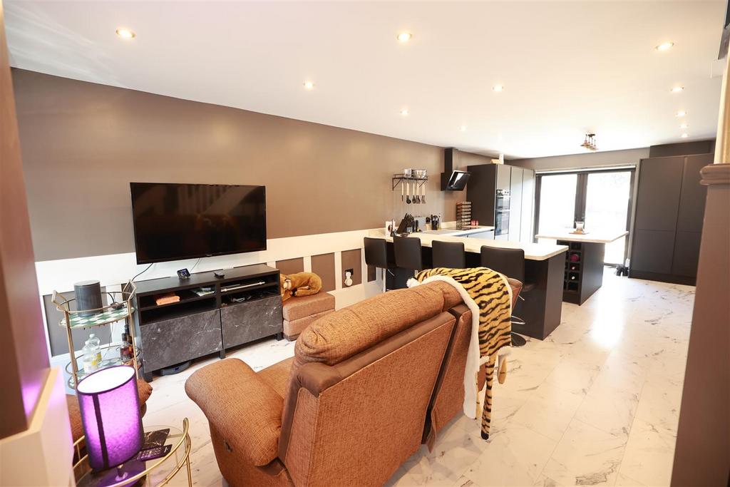 R6  2215.jpg