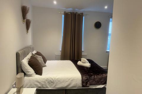 2 bedroom flat to rent, Lewisham High Street, London SE13