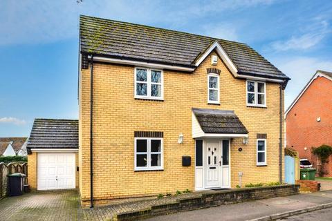 3 bedroom detached house for sale, Hazel Close, Shefford