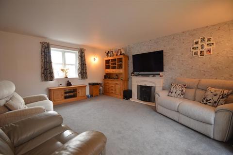 3 bedroom detached house for sale, Hazel Close, Shefford