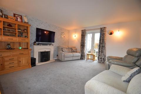 3 bedroom detached house for sale, Hazel Close, Shefford