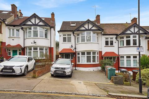 4 bedroom semi-detached house for sale, Beacontree Avenue, London E17