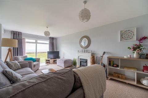 2 bedroom flat for sale, Southwood Road, Hayling Island PO11