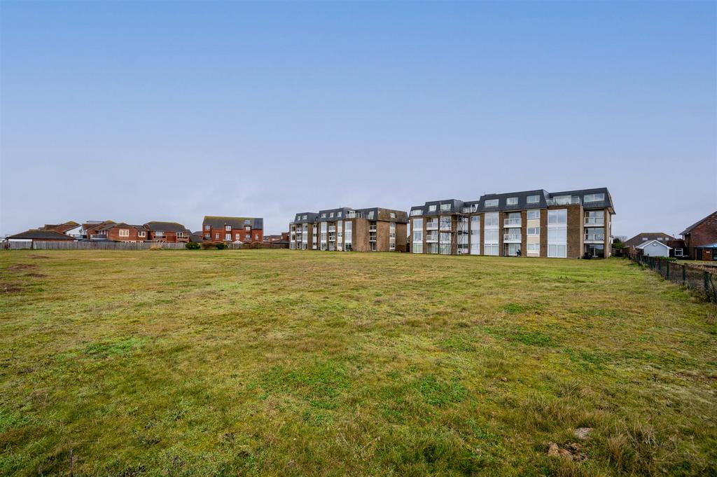 7 Shearwater Court 25 20.jpg