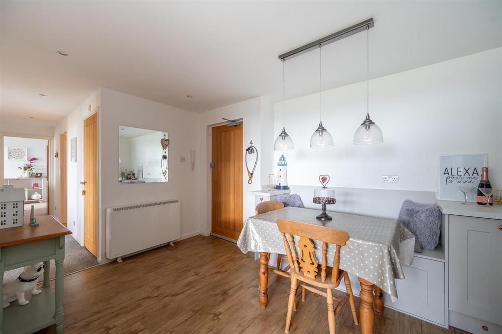 7 Shearwater Court 25 16.jpg
