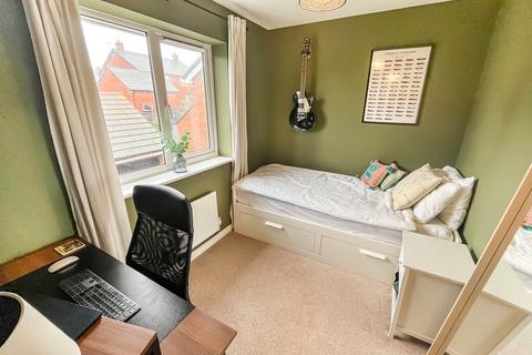 10 Batt Close, Rugby, CV23 0YA