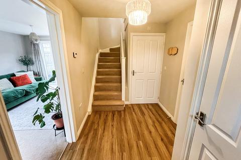 10 Batt Close, Rugby, CV23 0YA