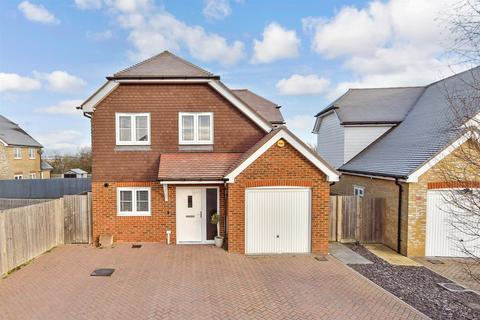 4 bedroom detached house for sale, Deane Close, Sittingbourne, Kent