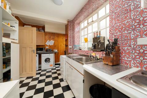 4 bedroom flat for sale, Flat 77 Witley Court, Coram Street, Bloomsbury, London, WC1N 1HD