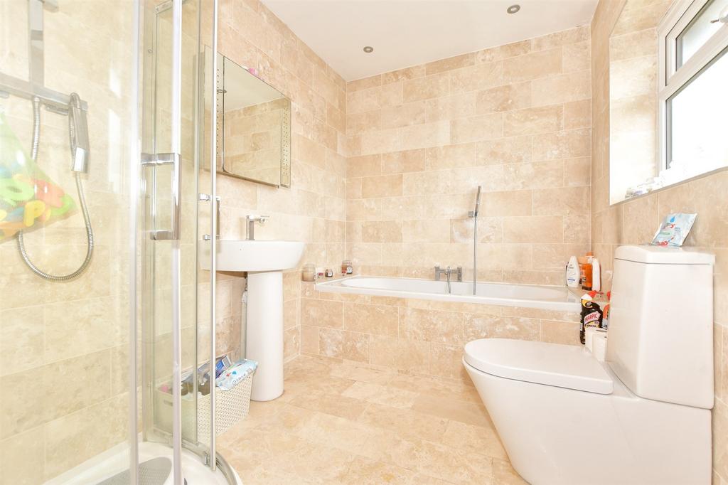 En-Suite Bathroom