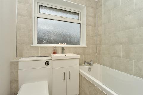 124 Burnham Walk, Rainham, Gillingham, ME8 8RY