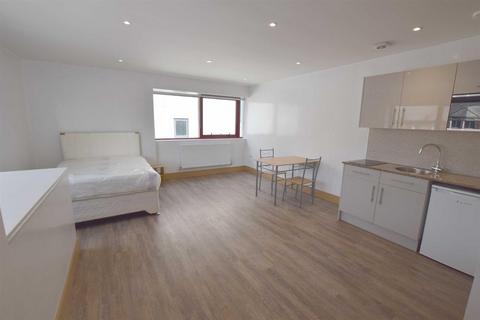 Studio to rent, Colindale Avenue, Colindale