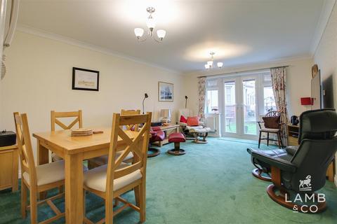 2 bedroom flat for sale, Wash Lane, Clacton-On-Sea CO15